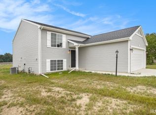 813 Nicholas Trl, Fremont, IN 46737