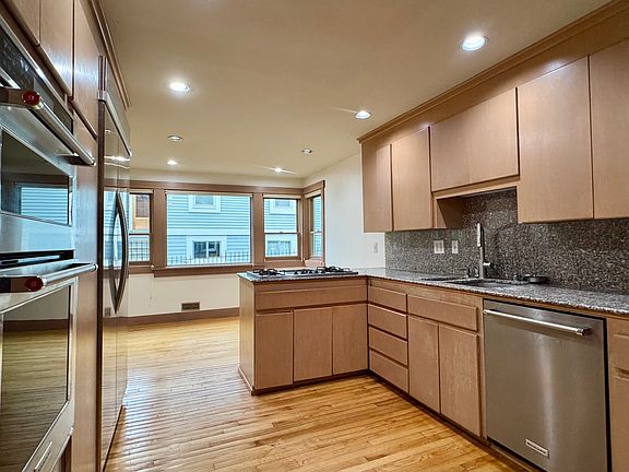 5th image of 303 W Blaine St