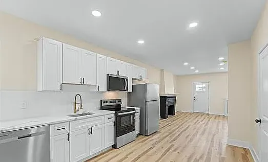 2041 Stenton Ave — Photo 8