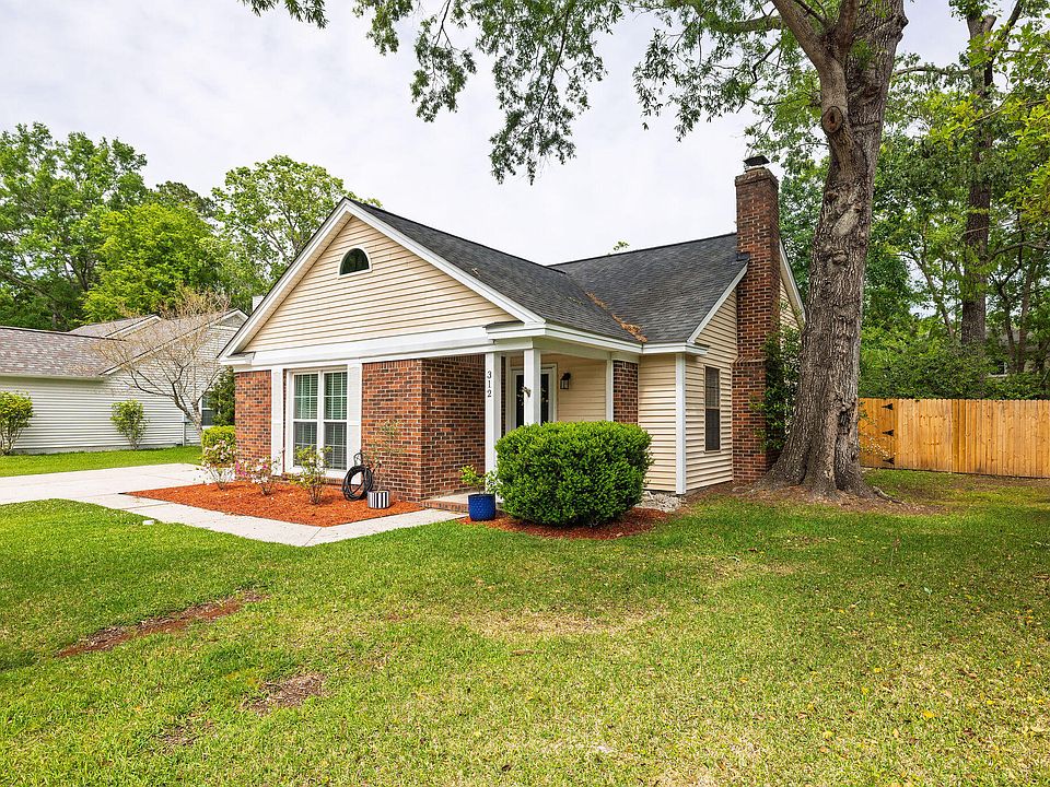 1st image of 312 Commons Way