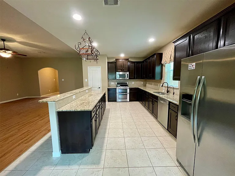 2035 Borthwick Ln — Photo 15