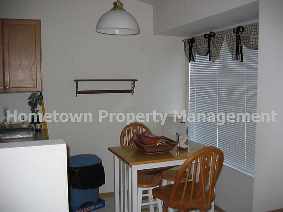 4th image of 3420 Lynn Ct NE