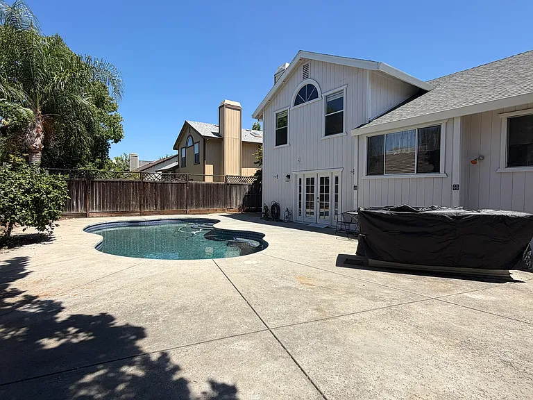 112 Garrett Dr — Photo 16