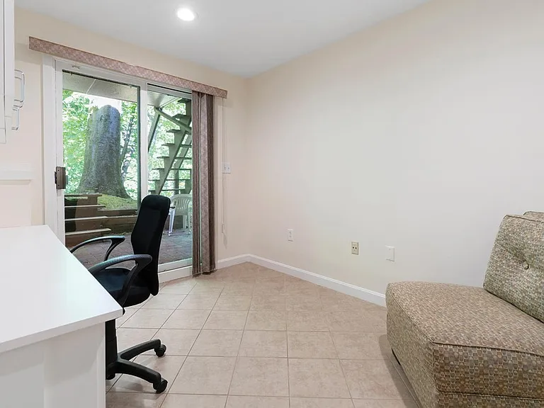 243 Perkins St #1 — Photo 10