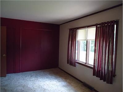 5th image of 9 Old Orchard Ln