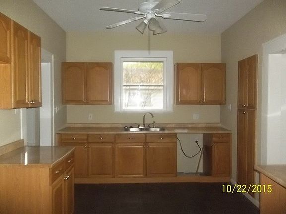 4th image of 1406 Sycamore Ave