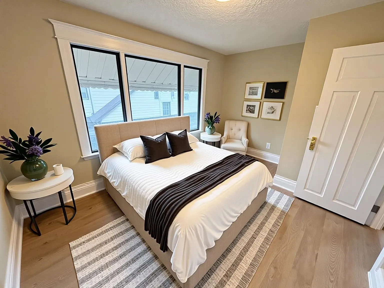 Fully Renovated 2-Bedroom with Private Entrance & In-Suite Laundry! — Photo 2