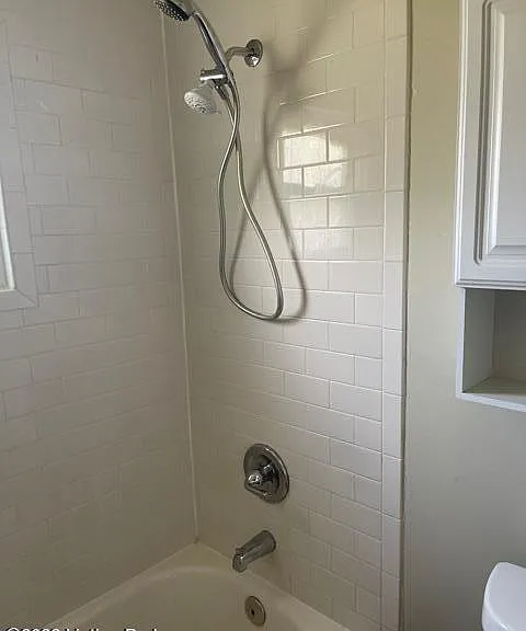 2138 Crittenden Dr — Photo 10