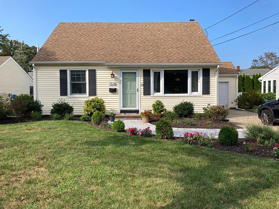 1st image of 1318 Laurel Ave