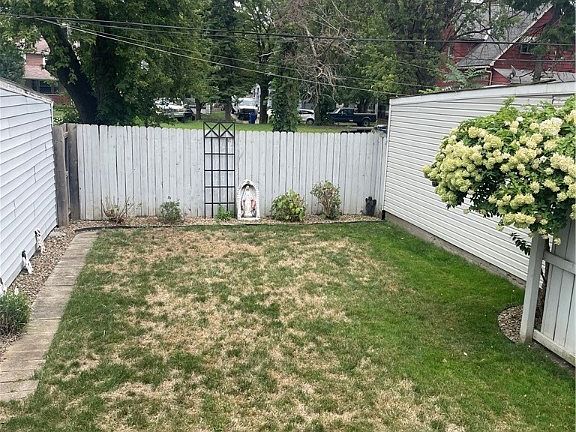2nd image of 3887 W 19th St