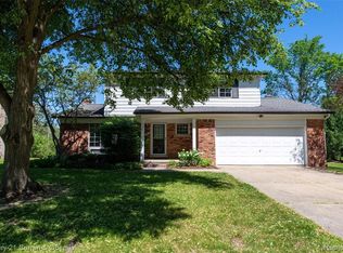 31692 Allerton Dr, Beverly Hills, MI 48025