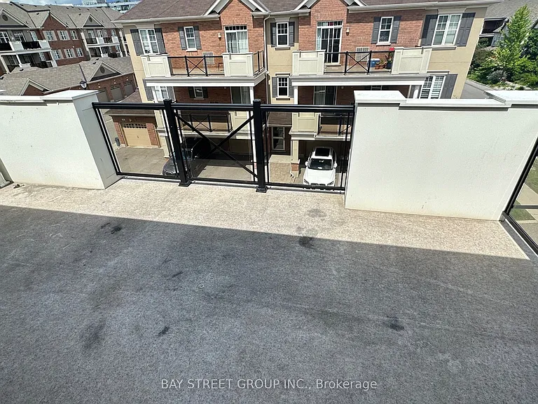 2333 Sawgrass Dr #305 — Photo 10