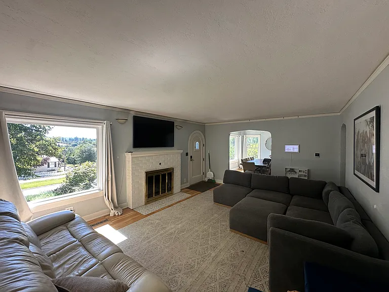 1045 Pacific Ter — Photo 14