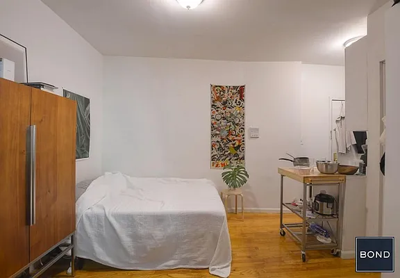 Rented by Bond New York | media 10