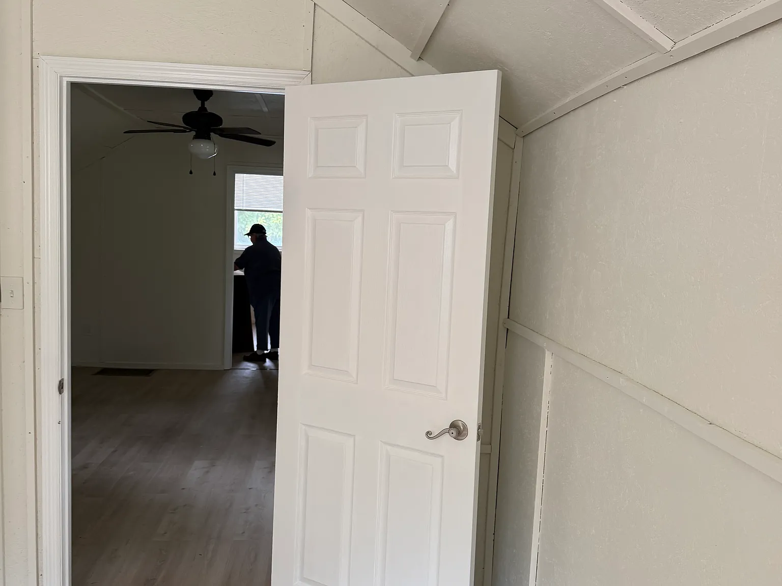2 bed, 1000 sqft, $1,100 — Photo 2