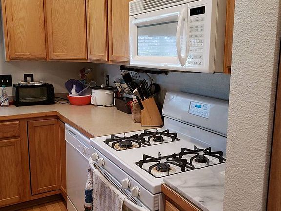 3rd image of 2701 9th St SE