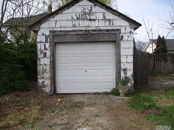 4th image of 10 Westbury Ave