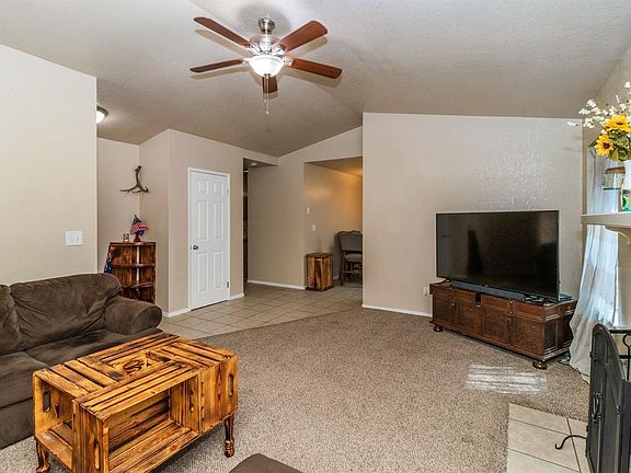 5th image of 1119 N Manzanita St