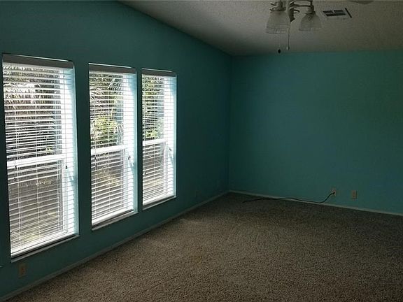 4th image of 2341 Waccassa St