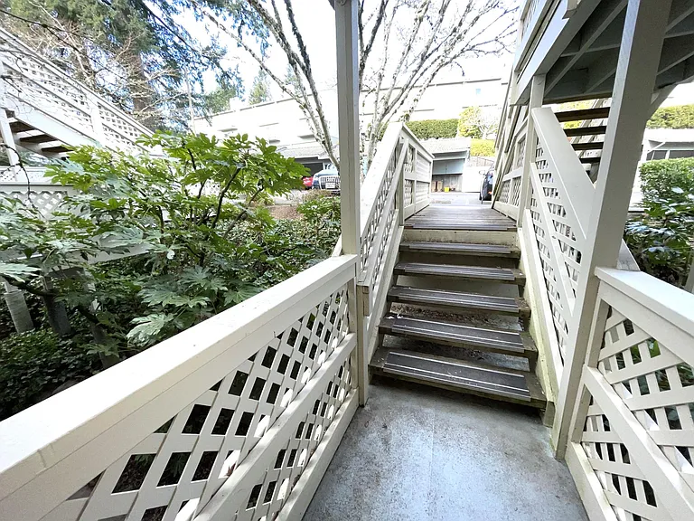 3433 McNary Pkwy #207 — Photo 27