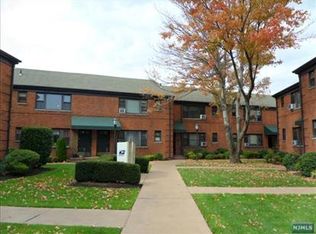 2187B N Central Rd, Fort Lee, NJ 07024