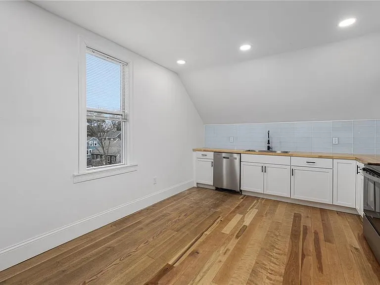30 Cypress St #3 — Photo 6