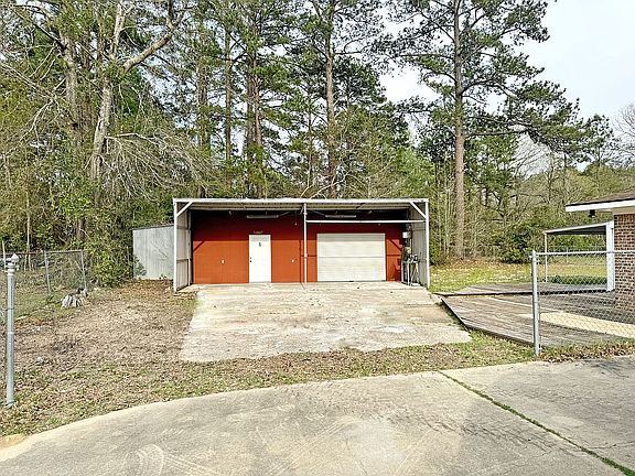 2nd image of 500 N Herndon Ave