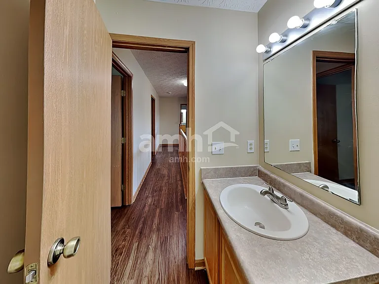 452 Crestmoore Dr — Photo 21