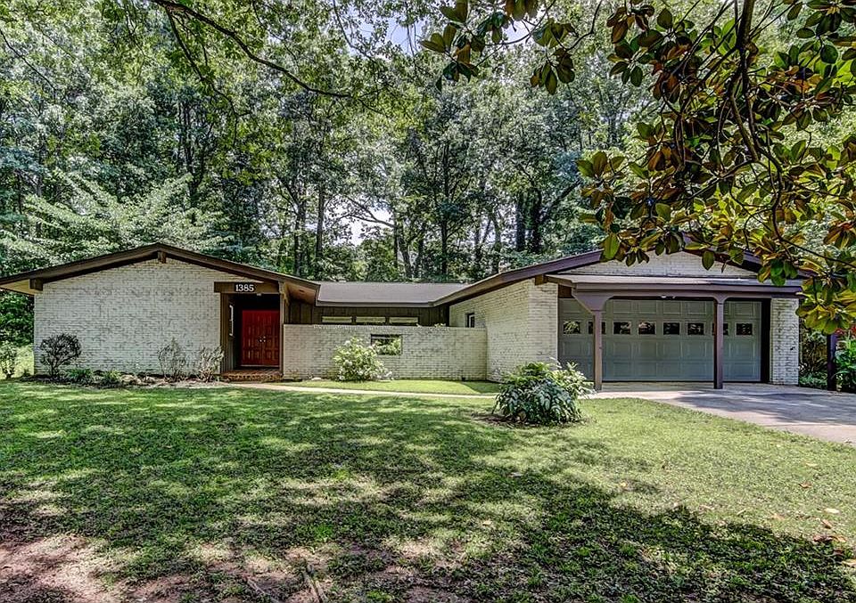 1st image of 1385 Forest Ln SE