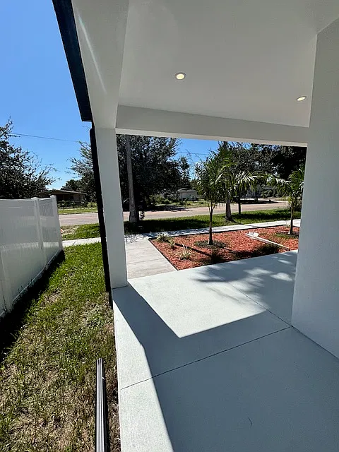 4 bed, 2.5 bath, 1900 sqft, $2,900 — Photo 3