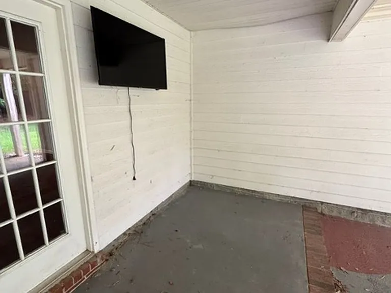 377 Sandleton Way — Photo 34