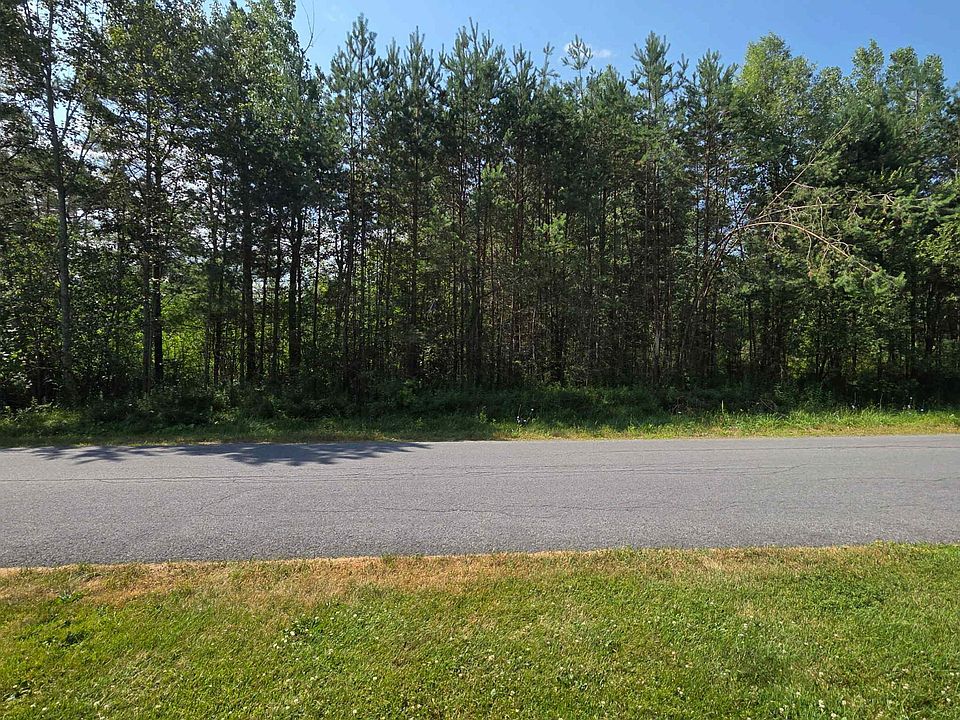 2nd image of 17 Pinewood Dr