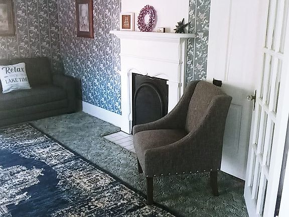 5th image of 108 E Main St #1