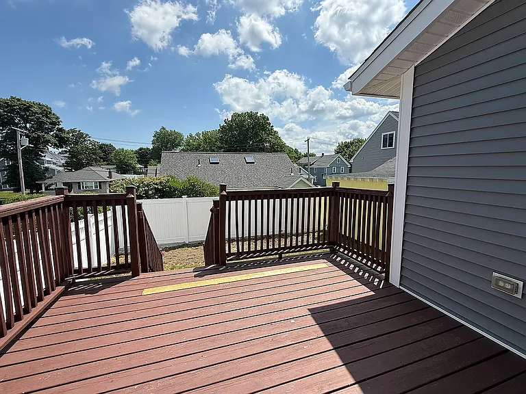 31 Bartlett St — Photo 11