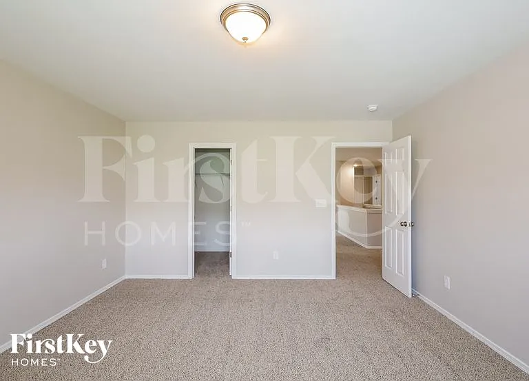 933 Silverberry St — Photo 11