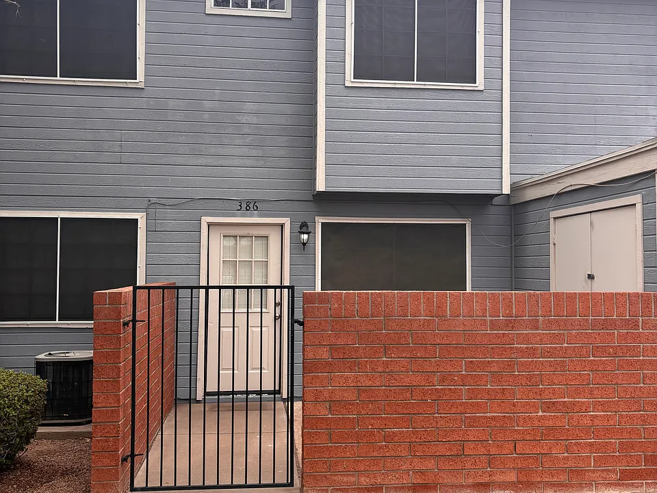 2301 E University Dr #386