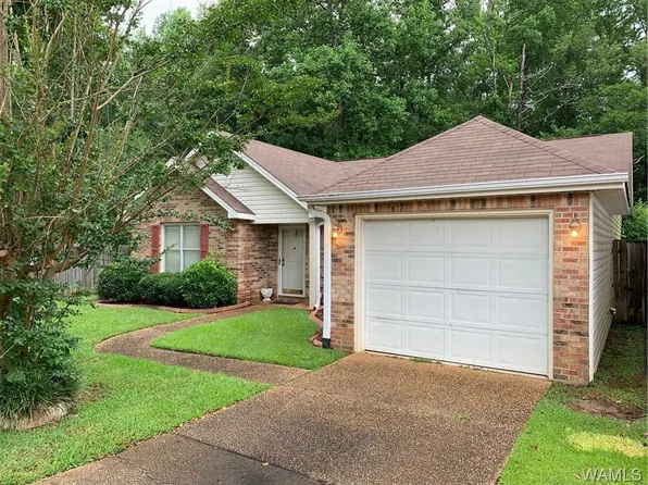 425 39th St, Northport, AL 35473