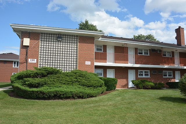 1st image of 1101 Holiday Ln Unit 3