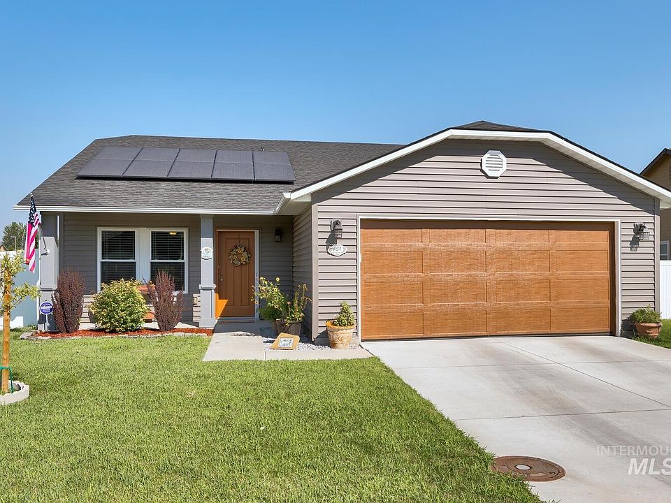 1st image of 851 S Beaver Creek Way