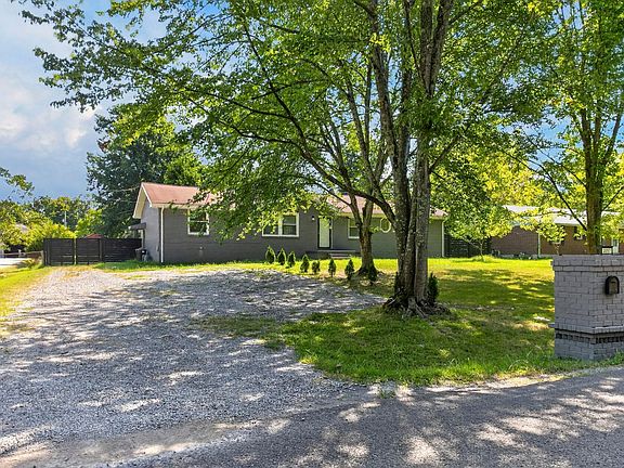 4th image of 2057 Lake Rd