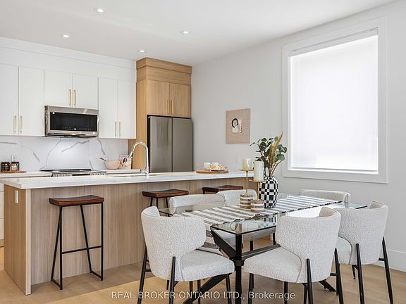 4th image of 102 Boultbee Ave #C