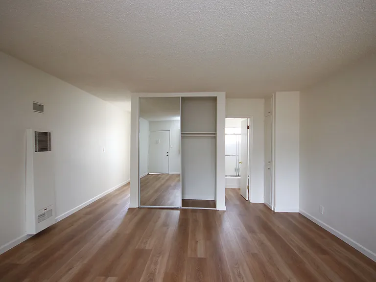 18 S Marguerita Ave #15 — Photo 8