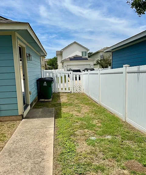 1702 Sandhills Dr — Photo 31