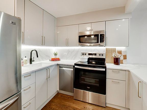 5th image of 1560 N Sandburg Ter APT 1708