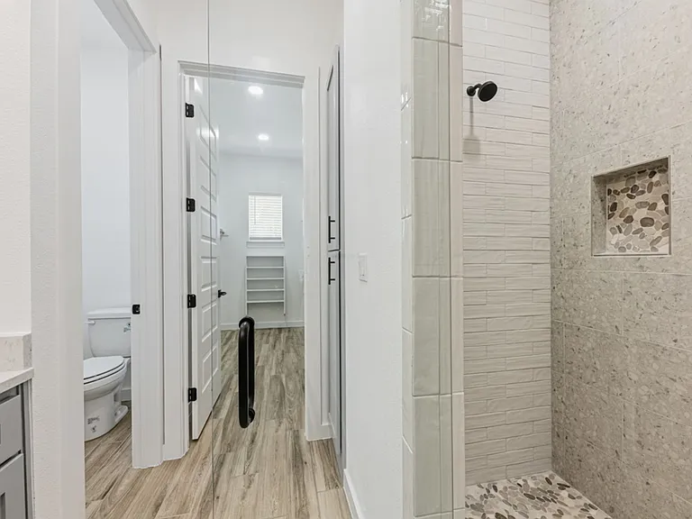 158 S Academy Ave — Photo 16