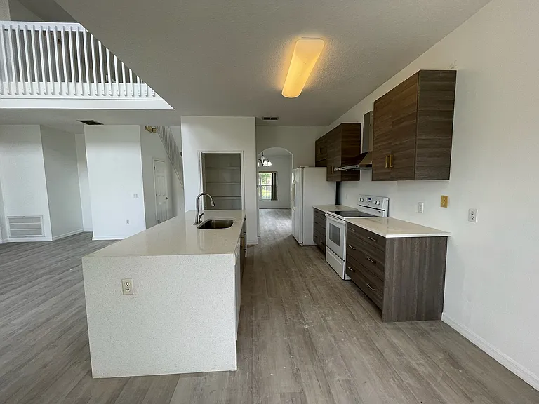 201 Kensington Dr — Photo 10