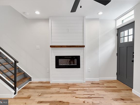 4th image of 2039 E Letterly St