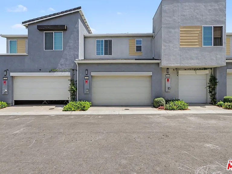 126 Hazel Dr — Photo 18