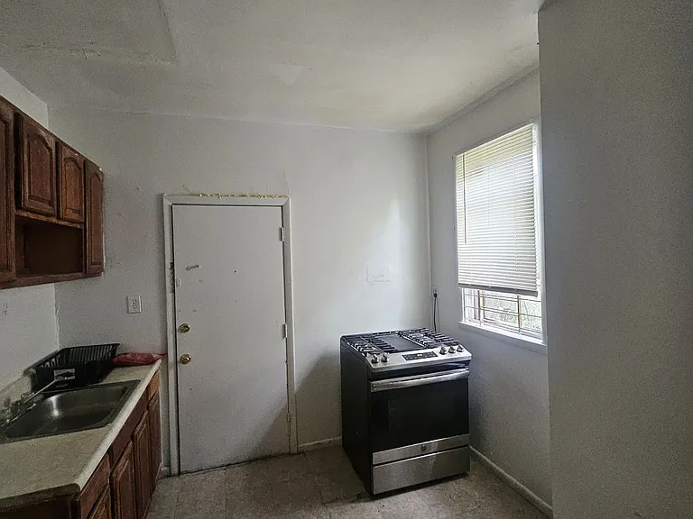 62 Ridgewood Ave #2R — Photo 9