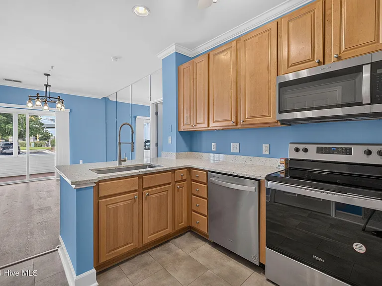 3901 Botsford Ct #101 — Photo 17